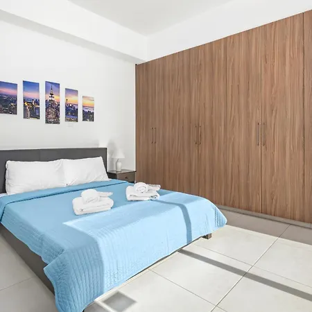 Downtown 1 Bedroom Апартаменти Ларнака