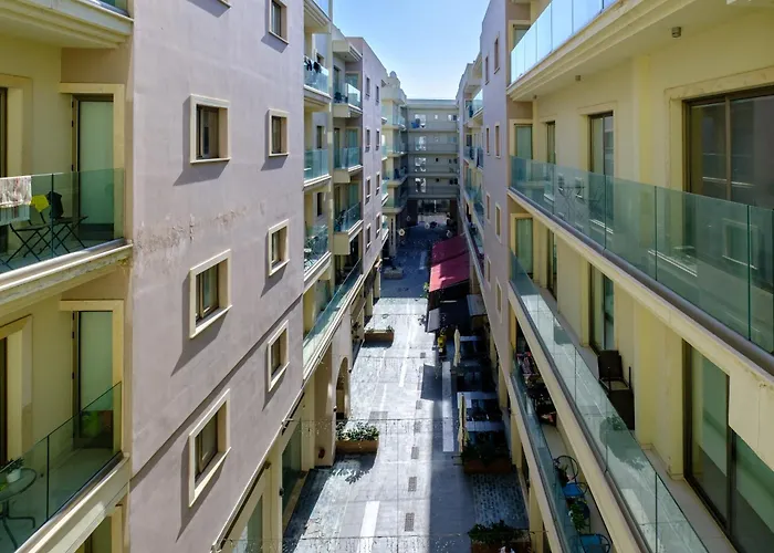 Апартаменти Downtown 1 Bedroom Ларнака